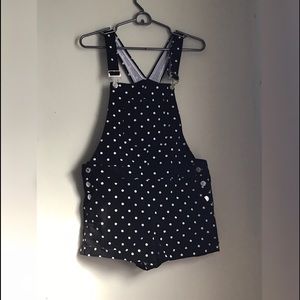 black polka dot jumper overalls ⚪️⚫️